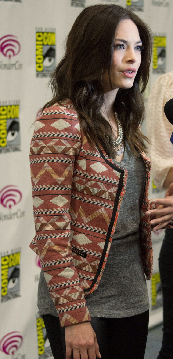 Kristin Kreuk Kristin Kreuk