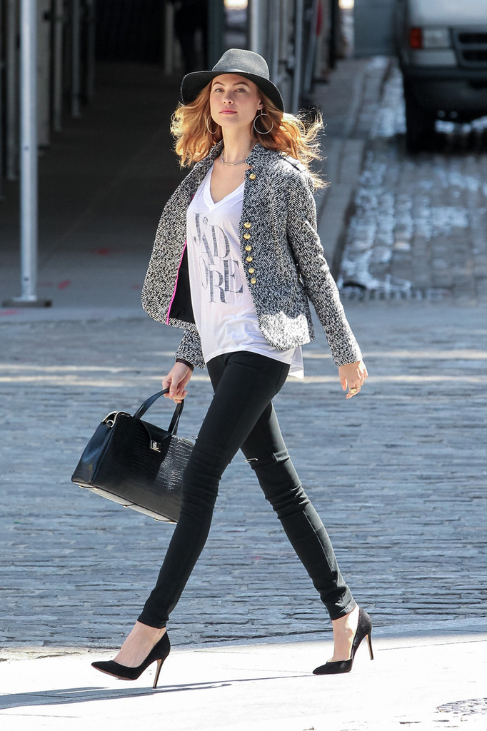 Behati Prinsloo Behati Prinsloo