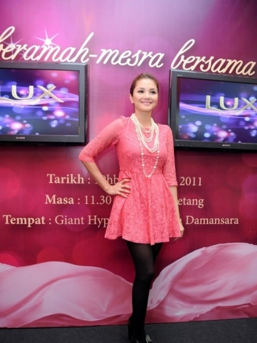 Nur Fazura