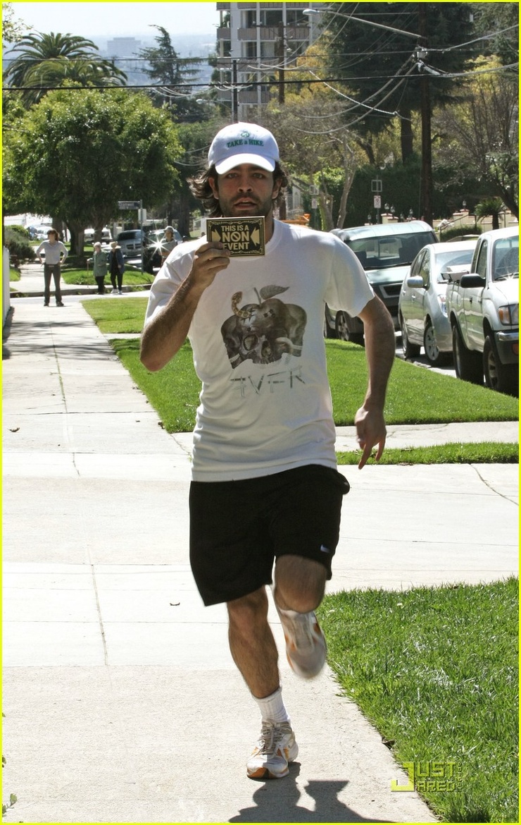 Adrian Grenier