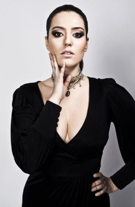 Pelin Akil