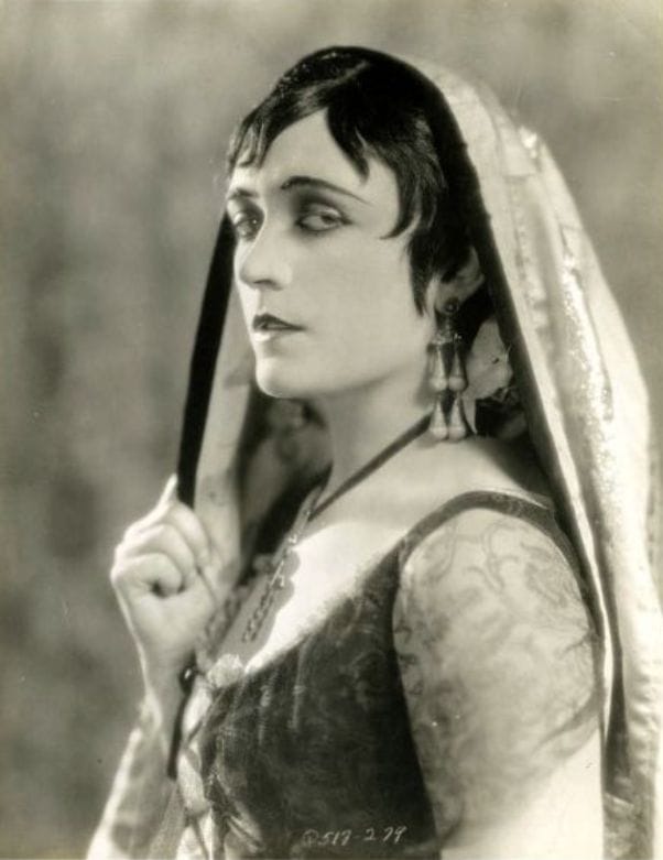 Pola Negri