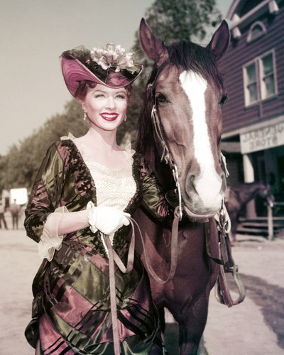 Amanda Blake