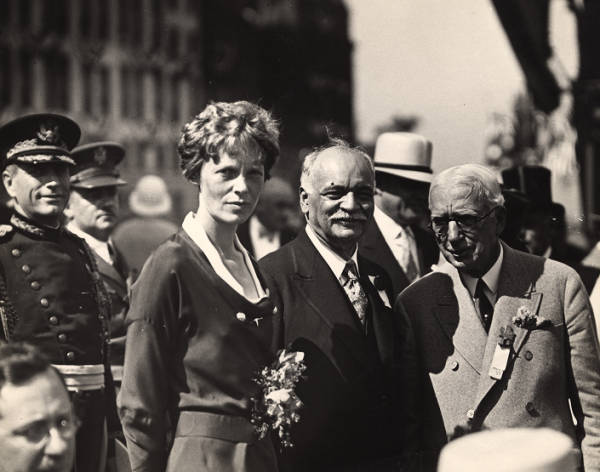 Amelia Earhart Amelia Earhart