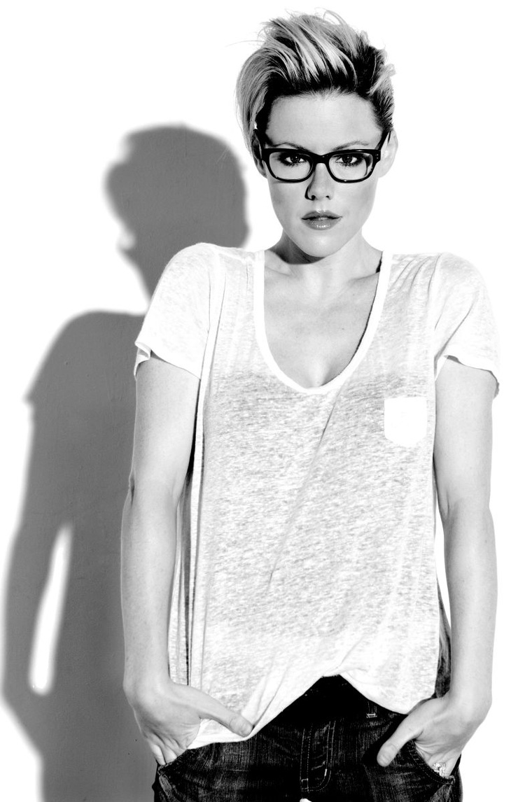 Kathleen Robertson Kathleen Robertson