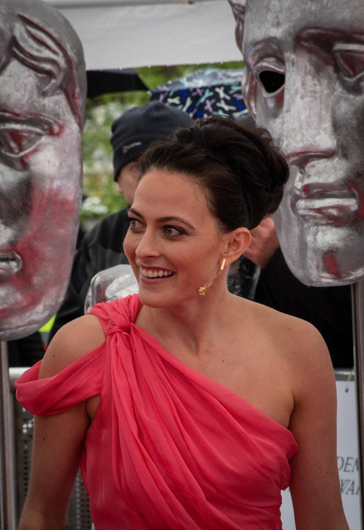 Lara Pulver