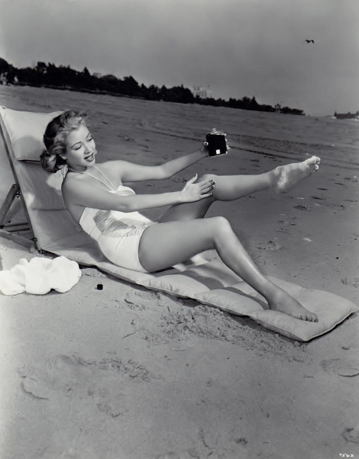 Monica Lewis