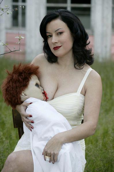 Jennifer Tilly