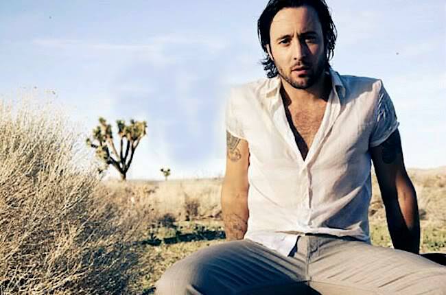 Alex O'Loughlin