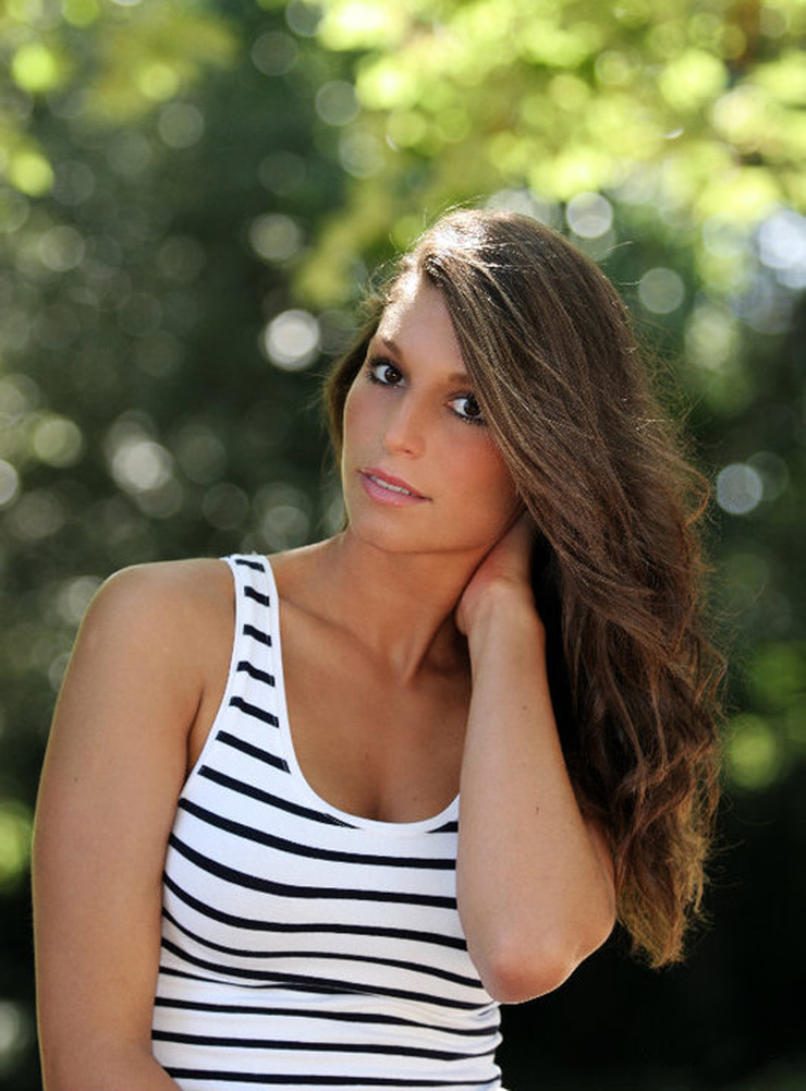 Laury Thilleman Laury Thilleman