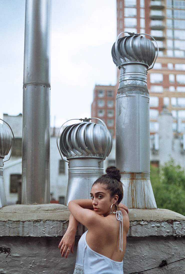 Lola Leon