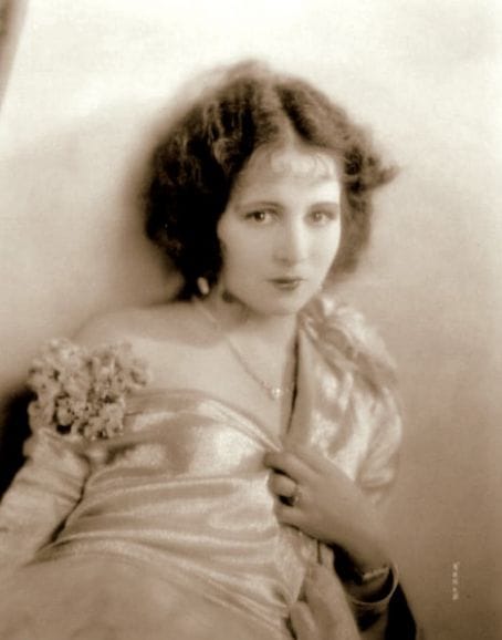 Sharon Lynn