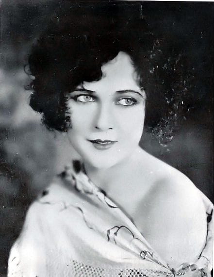 Picture of Jacqueline Logan