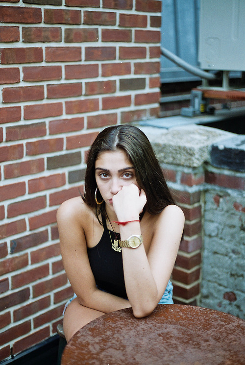 Lola Leon
