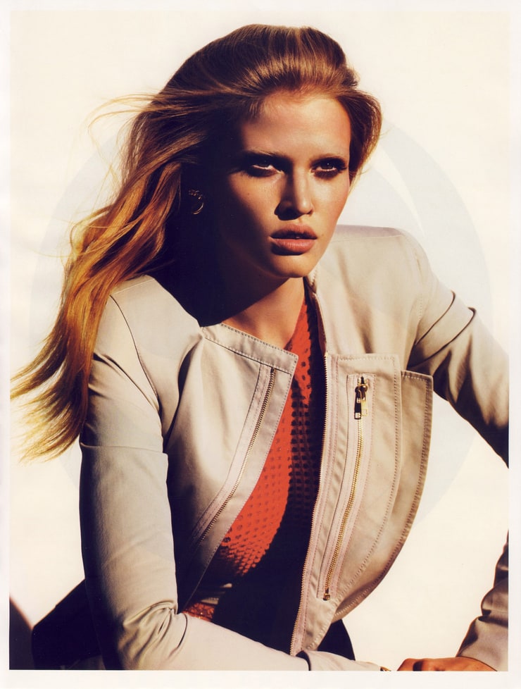 Lara Stone picture