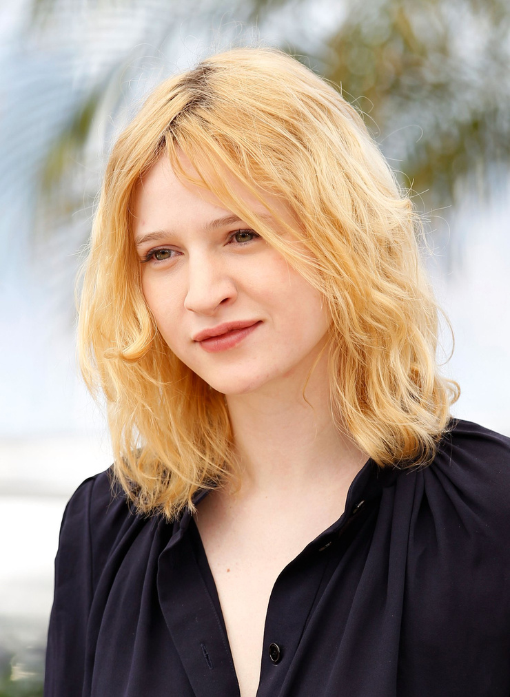 Christa Theret Christa Theret