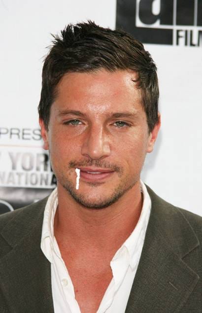 Simon Rex