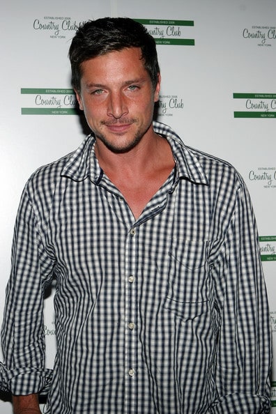 Simon Rex