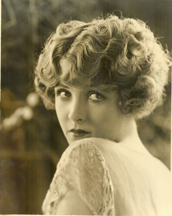 Picture of Claire Windsor