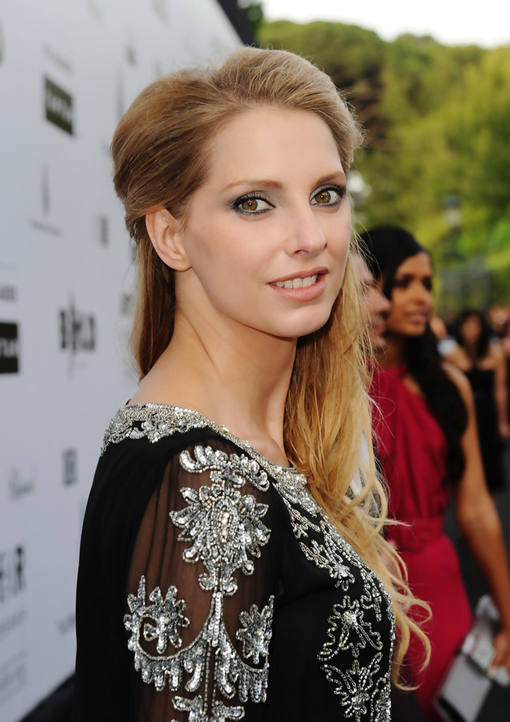 Frédérique Bel Frédérique Bel