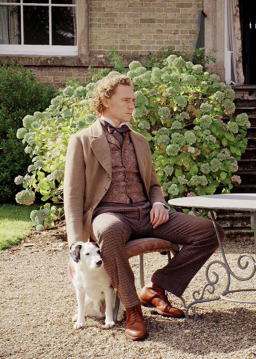 Tom Hiddleston Tom Hiddleston