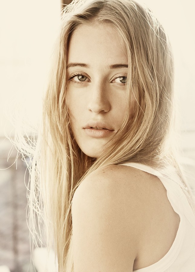 Enya Bakunova