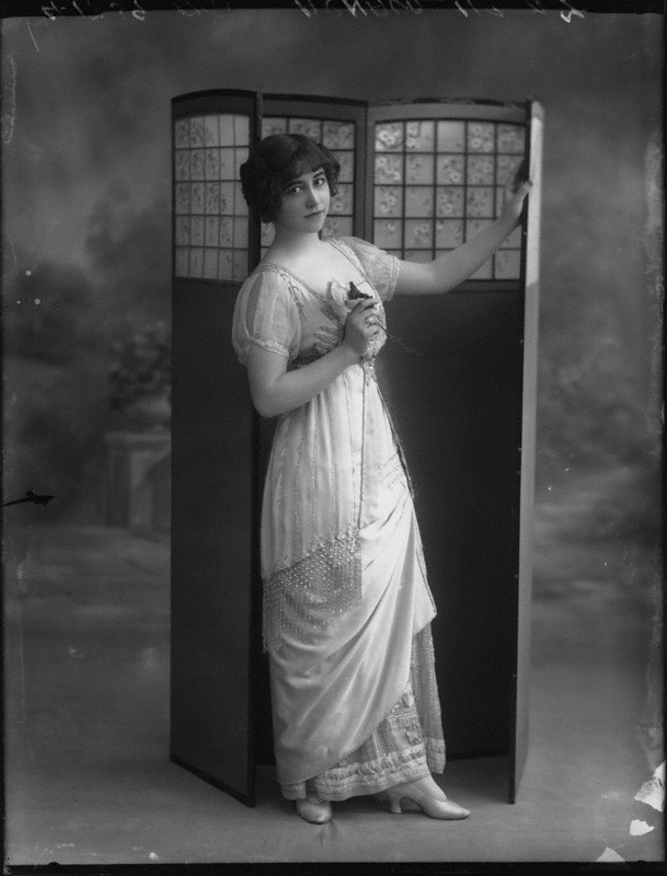 Yvonne Arnaud Yvonne Arnaud
