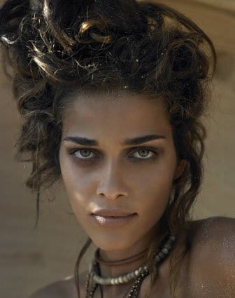 Ana Beatriz Barros