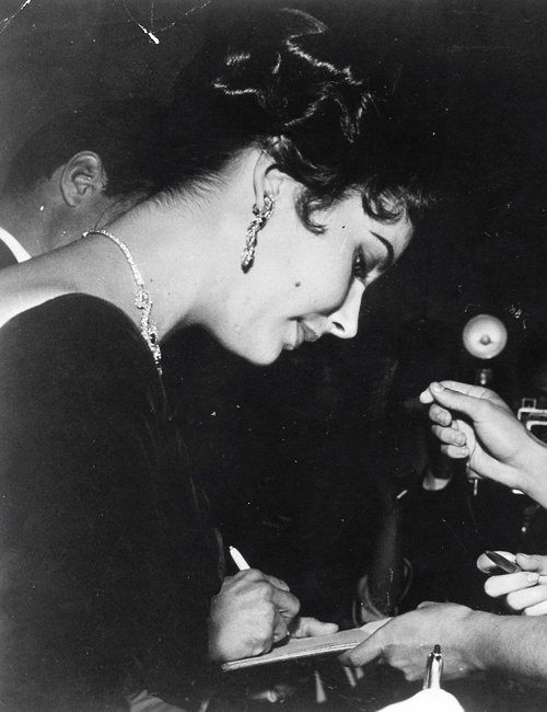 Elizabeth Taylor Elizabeth Taylor