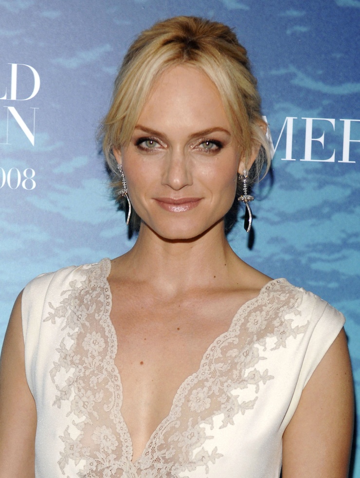 Amber Valletta