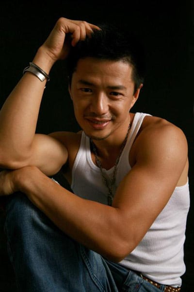 Yihong Duan
