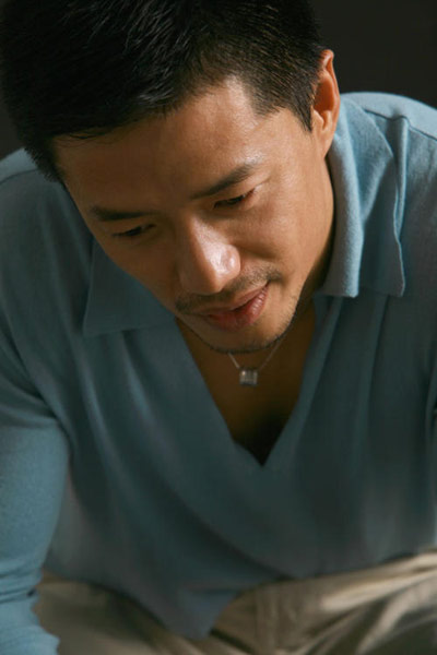 Yihong Duan