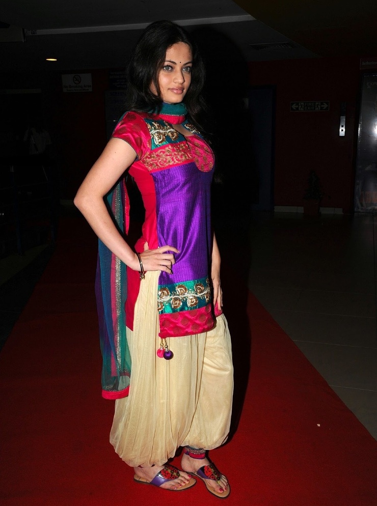 Sneha Ullal