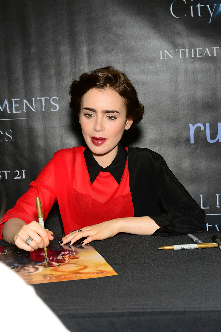 Lily Collins Lily Collins