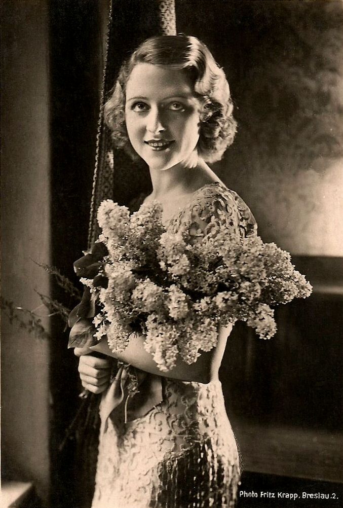 Evelyn Holt Evelyn Holt