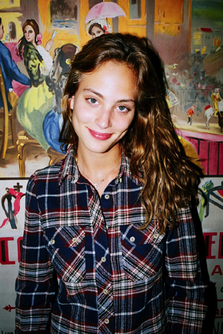 Nora Arnezeder
