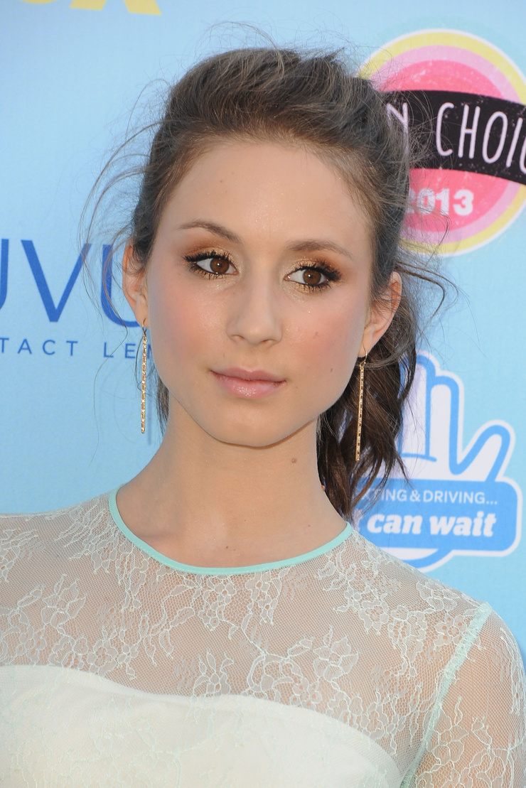 Troian Bellisario