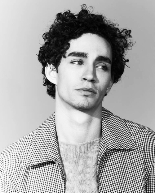 Next photo of Robert Sheehan