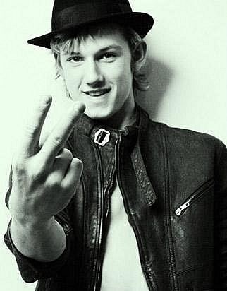 Alex Pettyfer