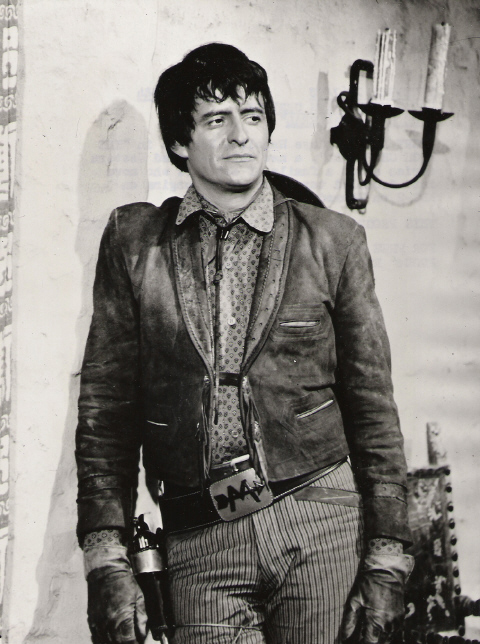 Henry Darrow