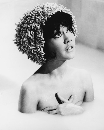 Amanda Barrie