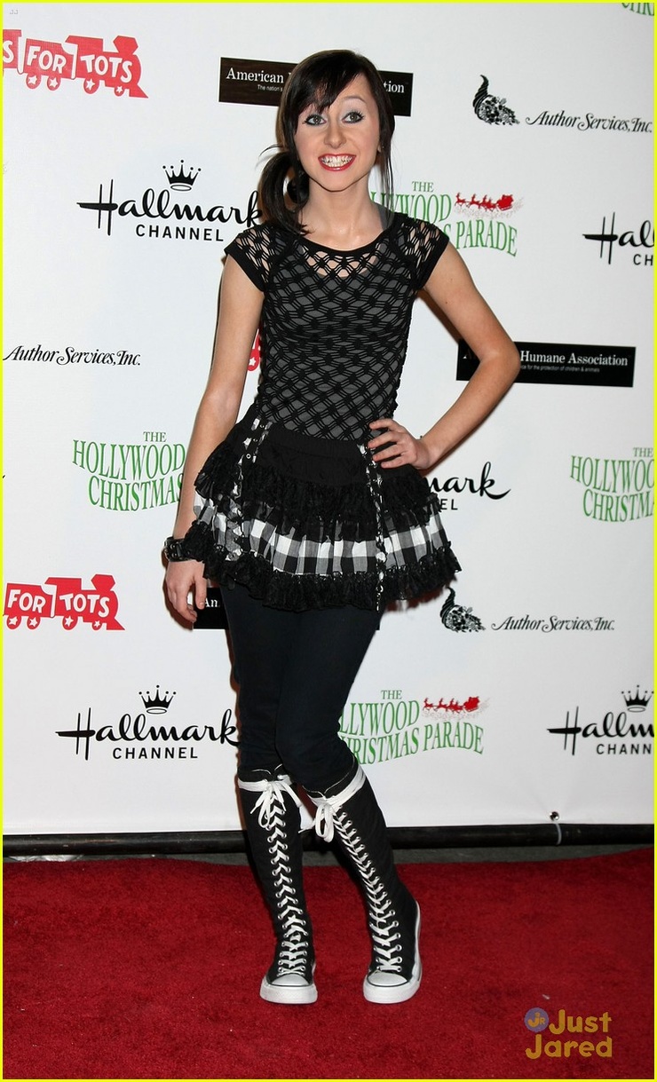 Allisyn Ashley Arm Allisyn Ashley Arm