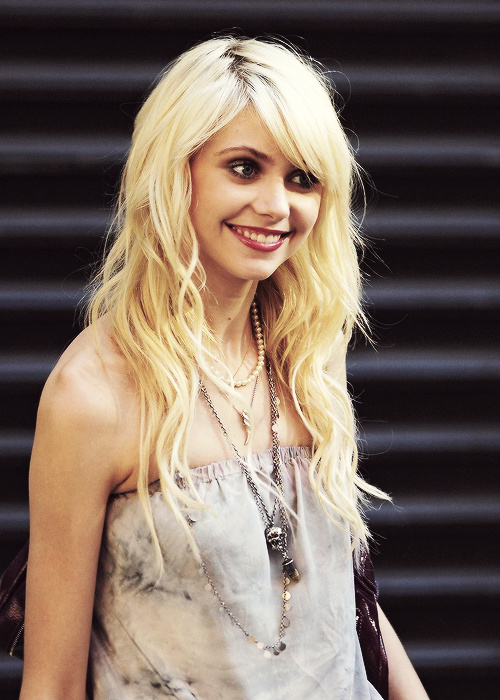 Taylor Momsen Taylor Momsen