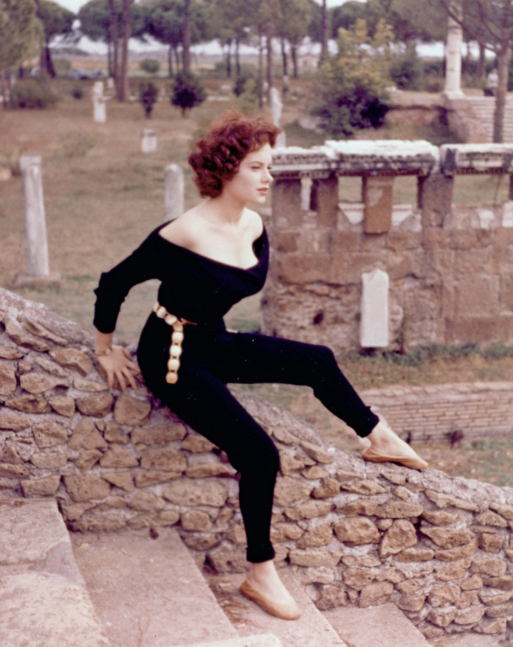 Luciana Paluzzi Luciana Paluzzi