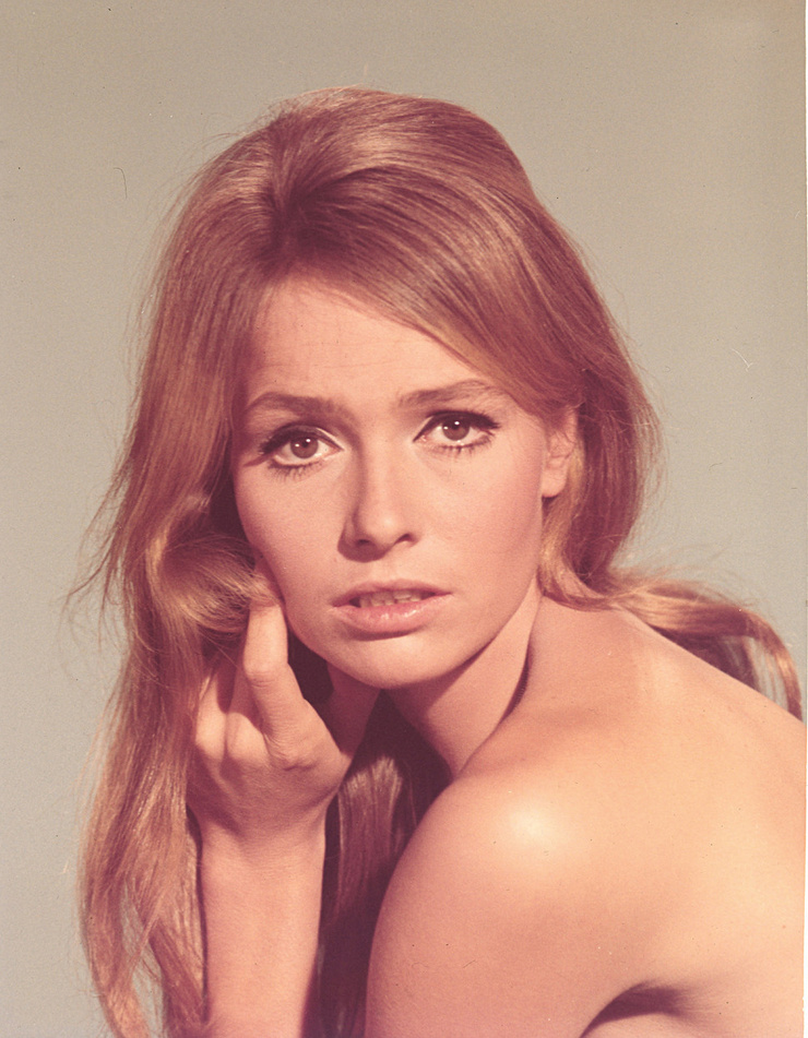 Eva Renzi