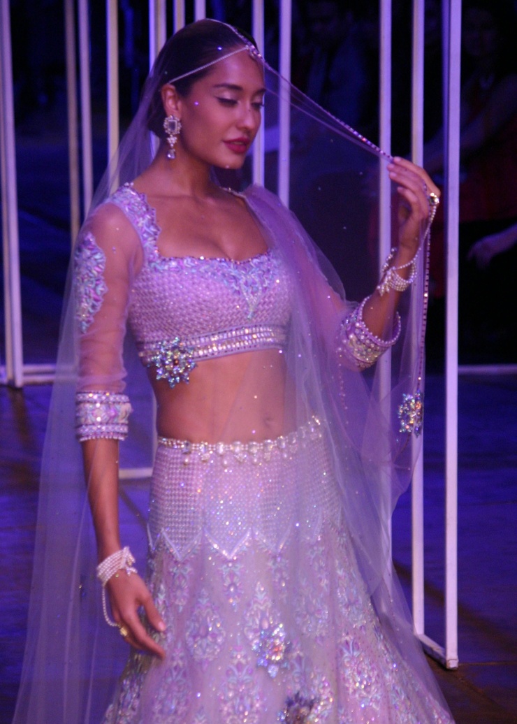 Lisa Haydon Lisa Haydon