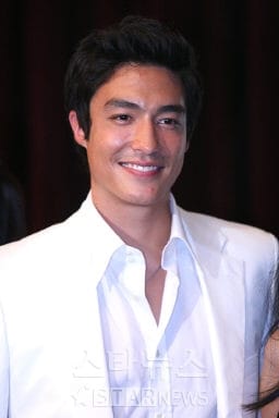 Daniel Henney