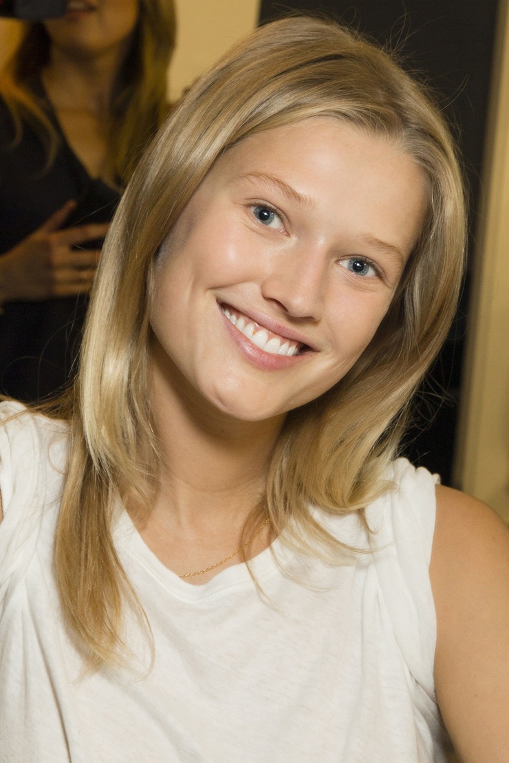 Toni Garrn Toni Garrn