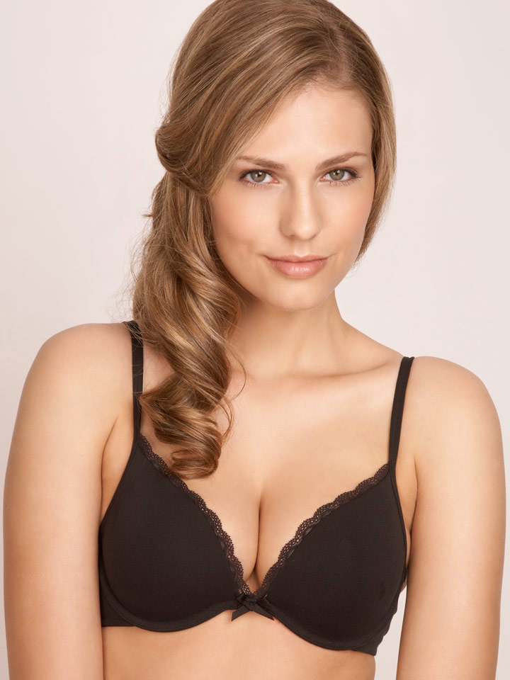 Aniko Michnyaova. Aniko Michnyaova.