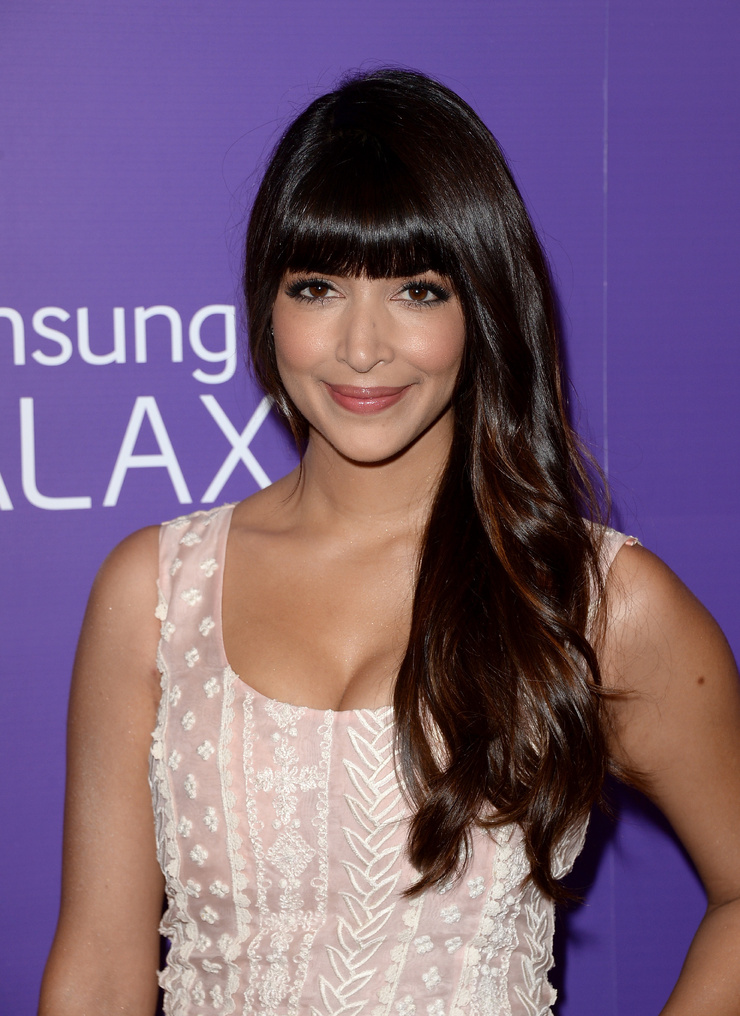 Hannah Simone Hannah Simone